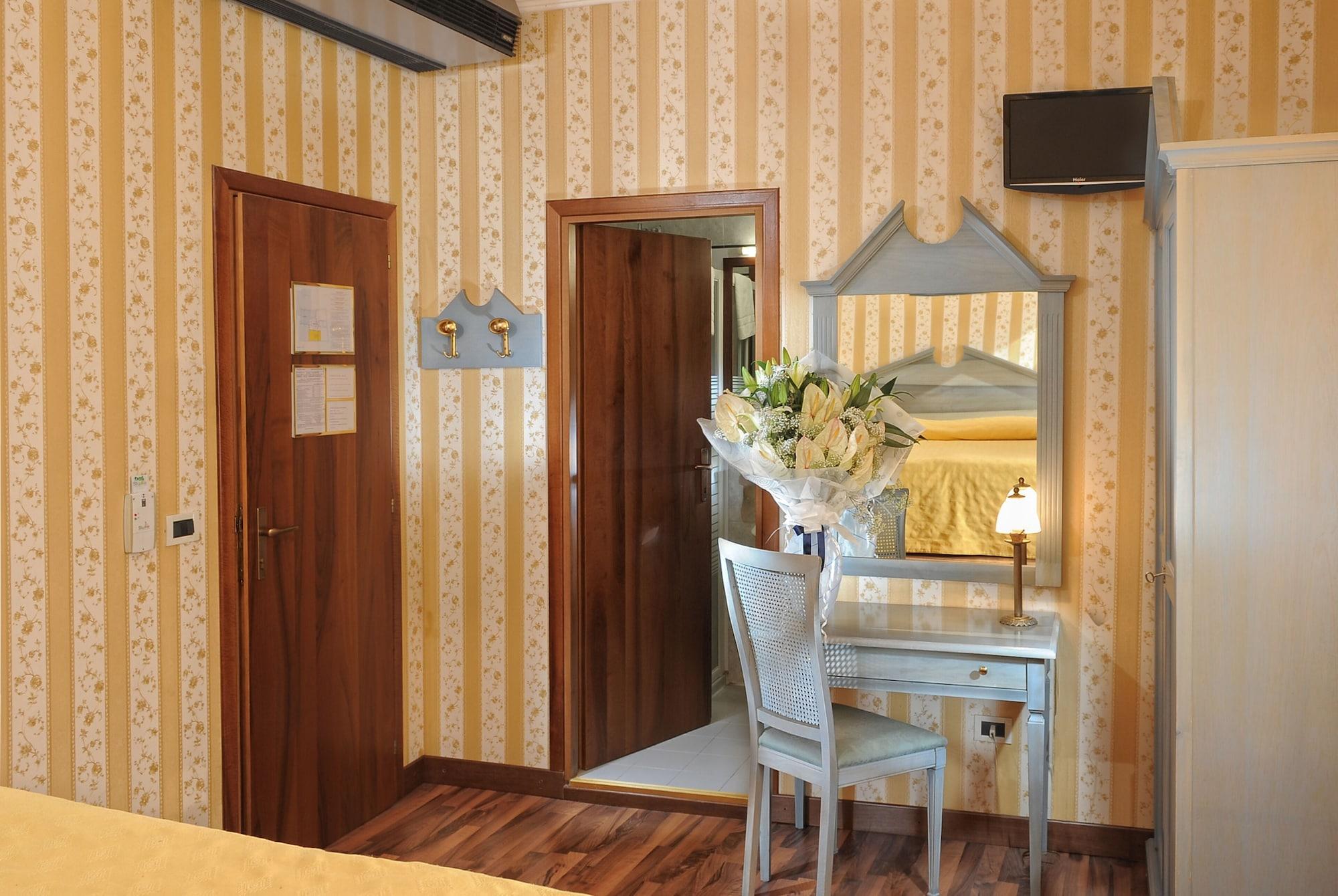 Hotel Tintoretto Veneţia Cameră foto